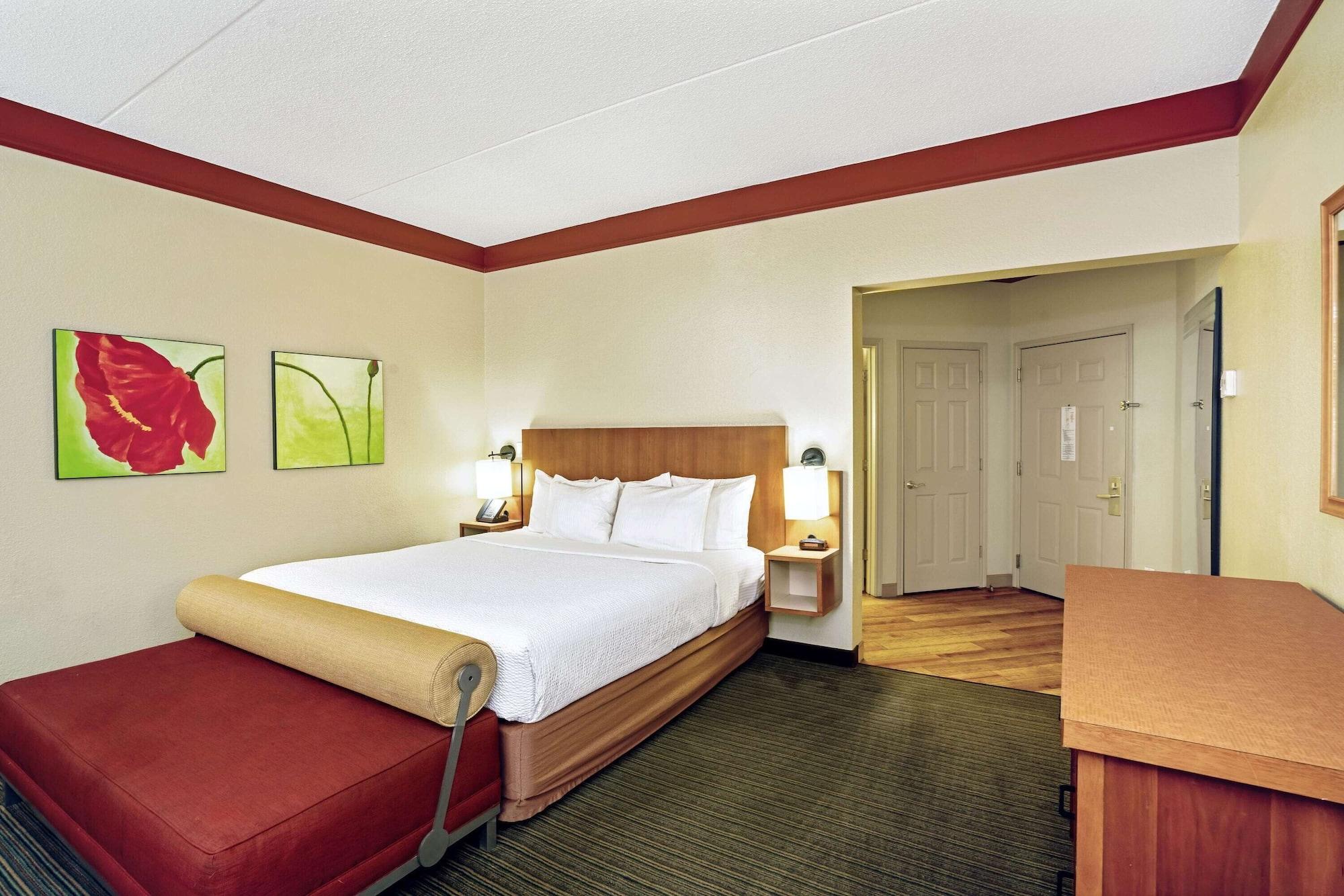 La Quinta By Wyndham Memphis Primacy Parkway Hotel Exterior photo