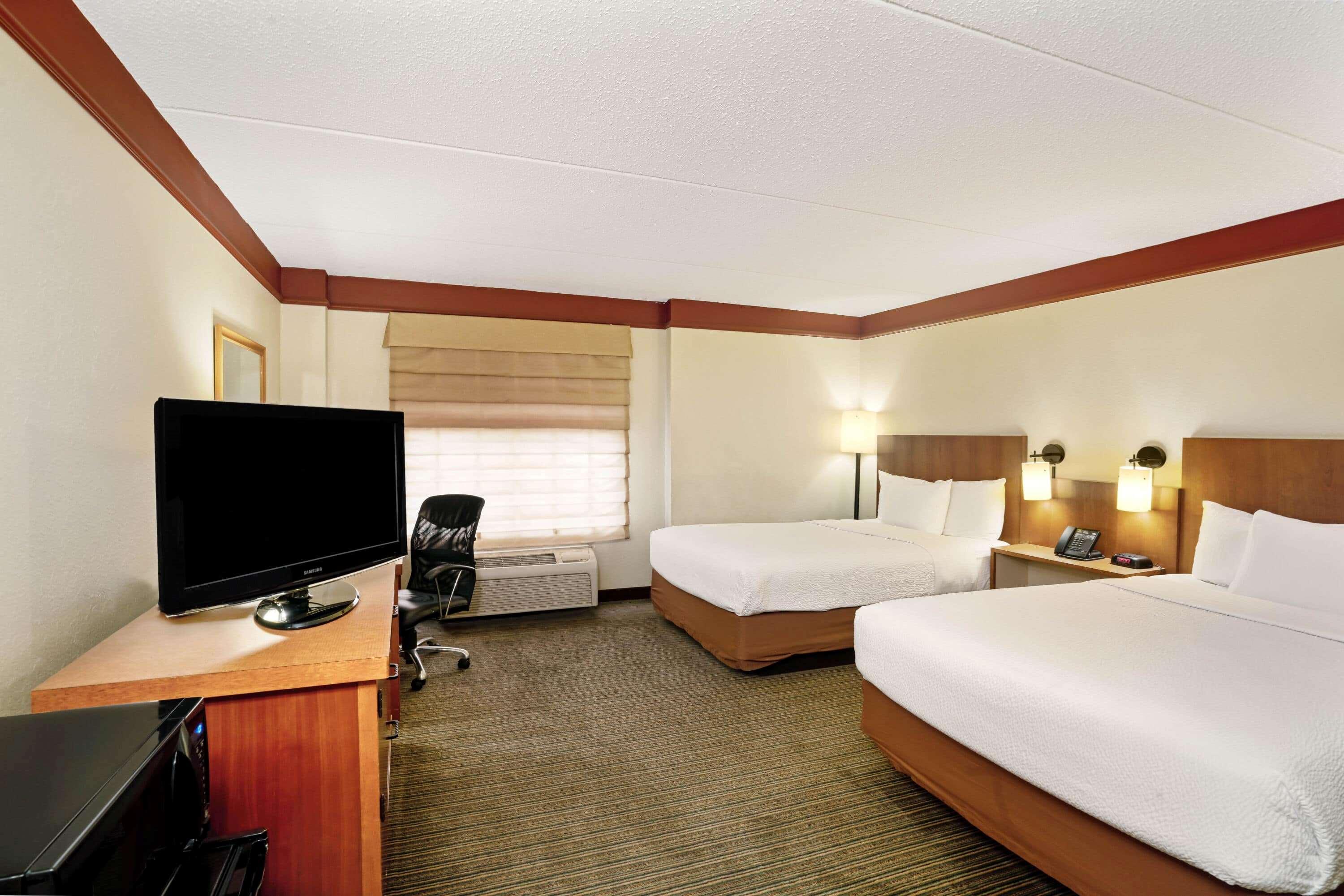 La Quinta By Wyndham Memphis Primacy Parkway Hotel Exterior photo
