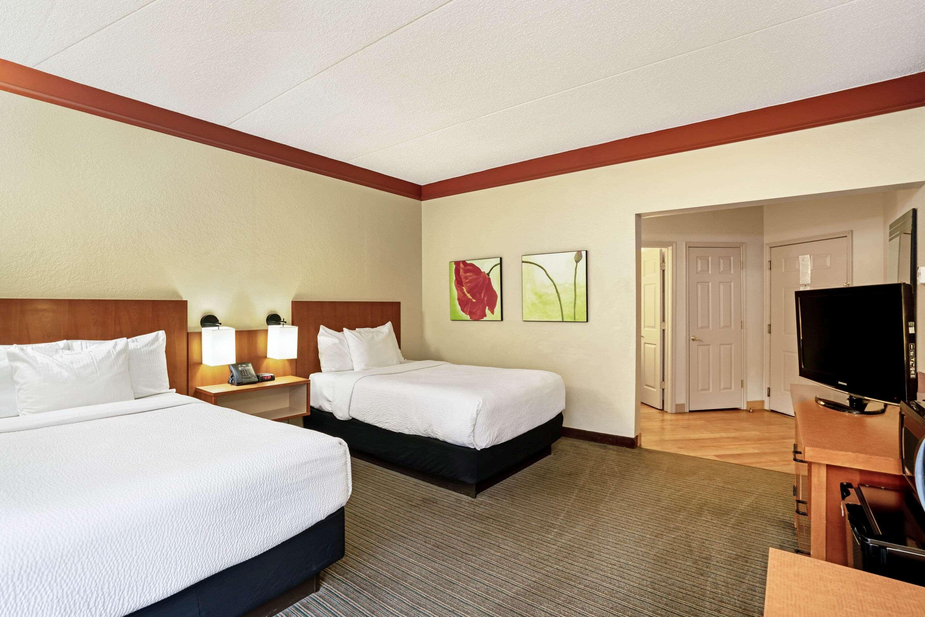 La Quinta By Wyndham Memphis Primacy Parkway Hotel Exterior photo