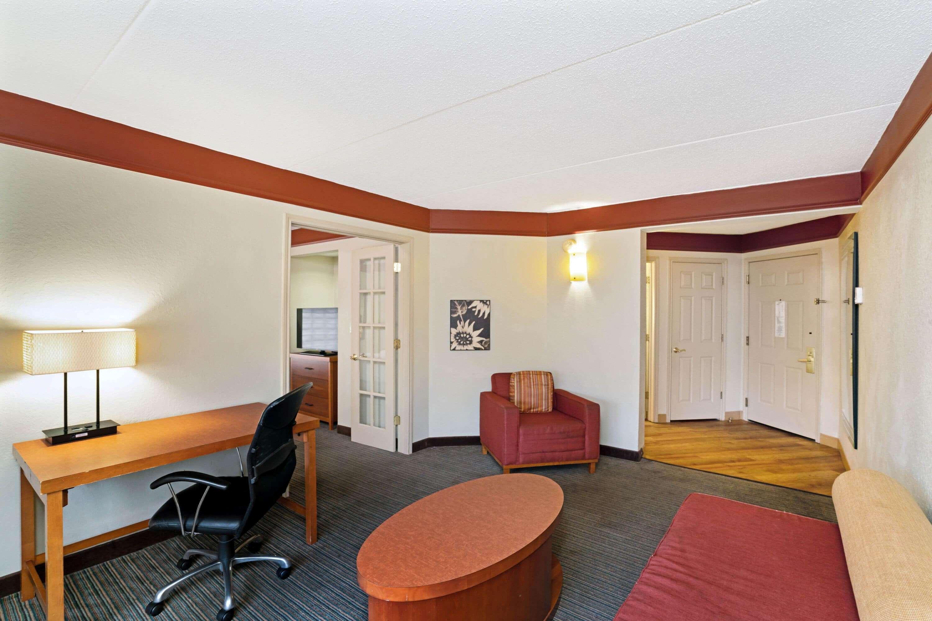 La Quinta By Wyndham Memphis Primacy Parkway Hotel Exterior photo