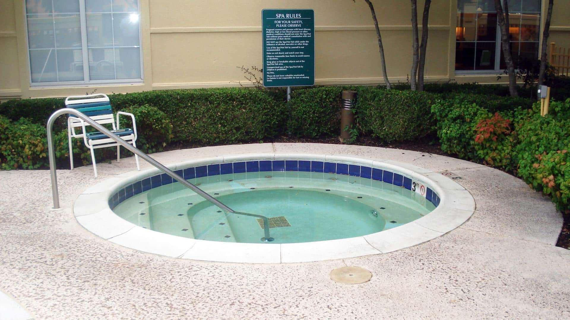 La Quinta By Wyndham Memphis Primacy Parkway Hotel Exterior photo