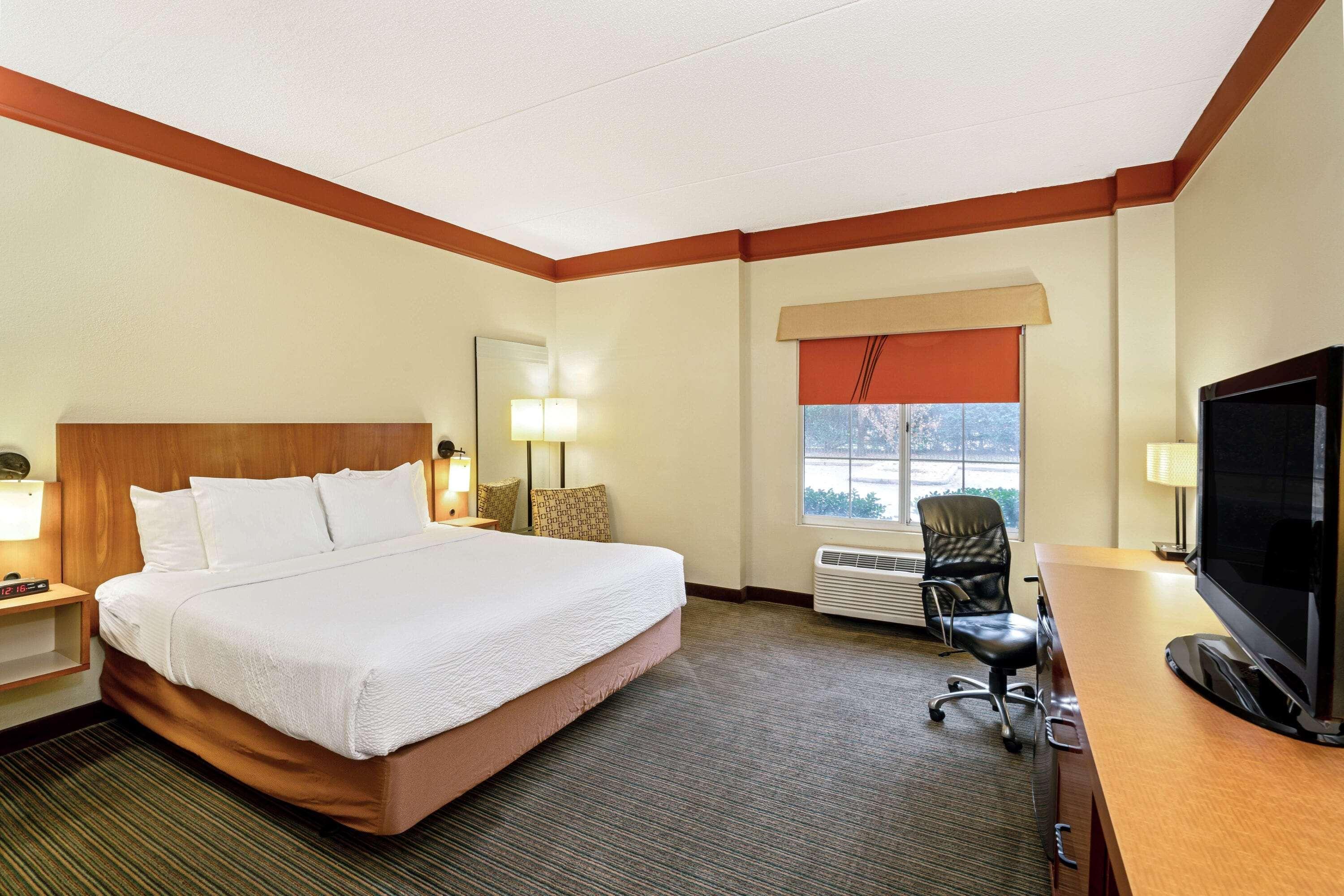 La Quinta By Wyndham Memphis Primacy Parkway Hotel Exterior photo
